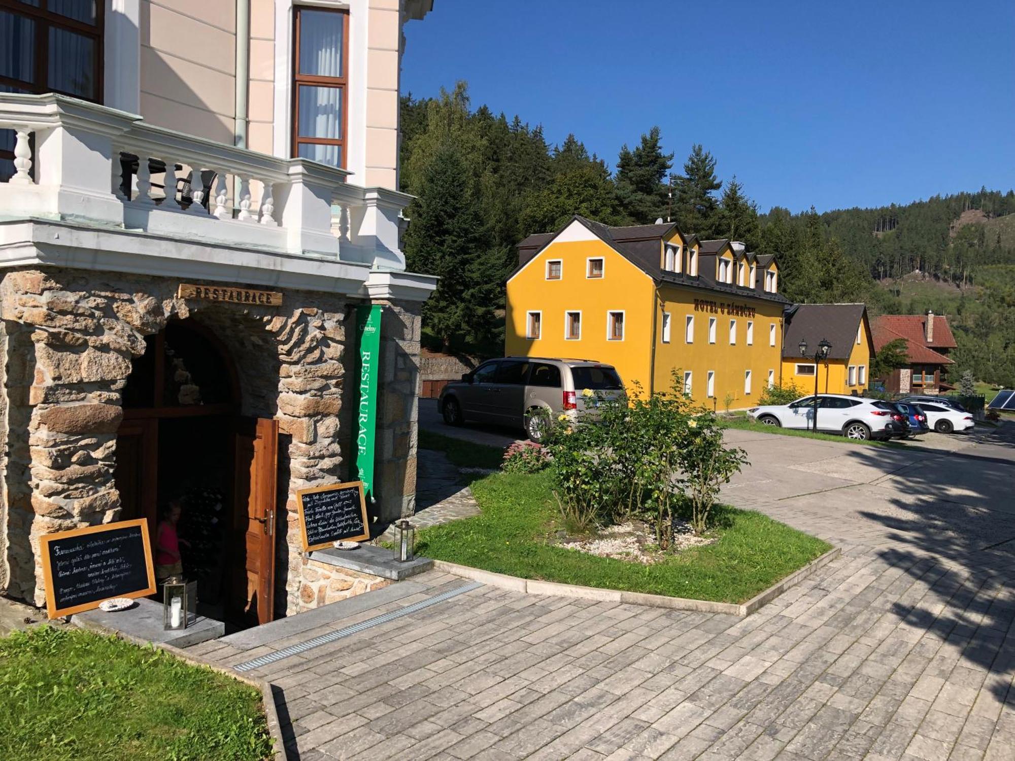 Hotel Chateau Cihelny 카를로비바리 외부 사진