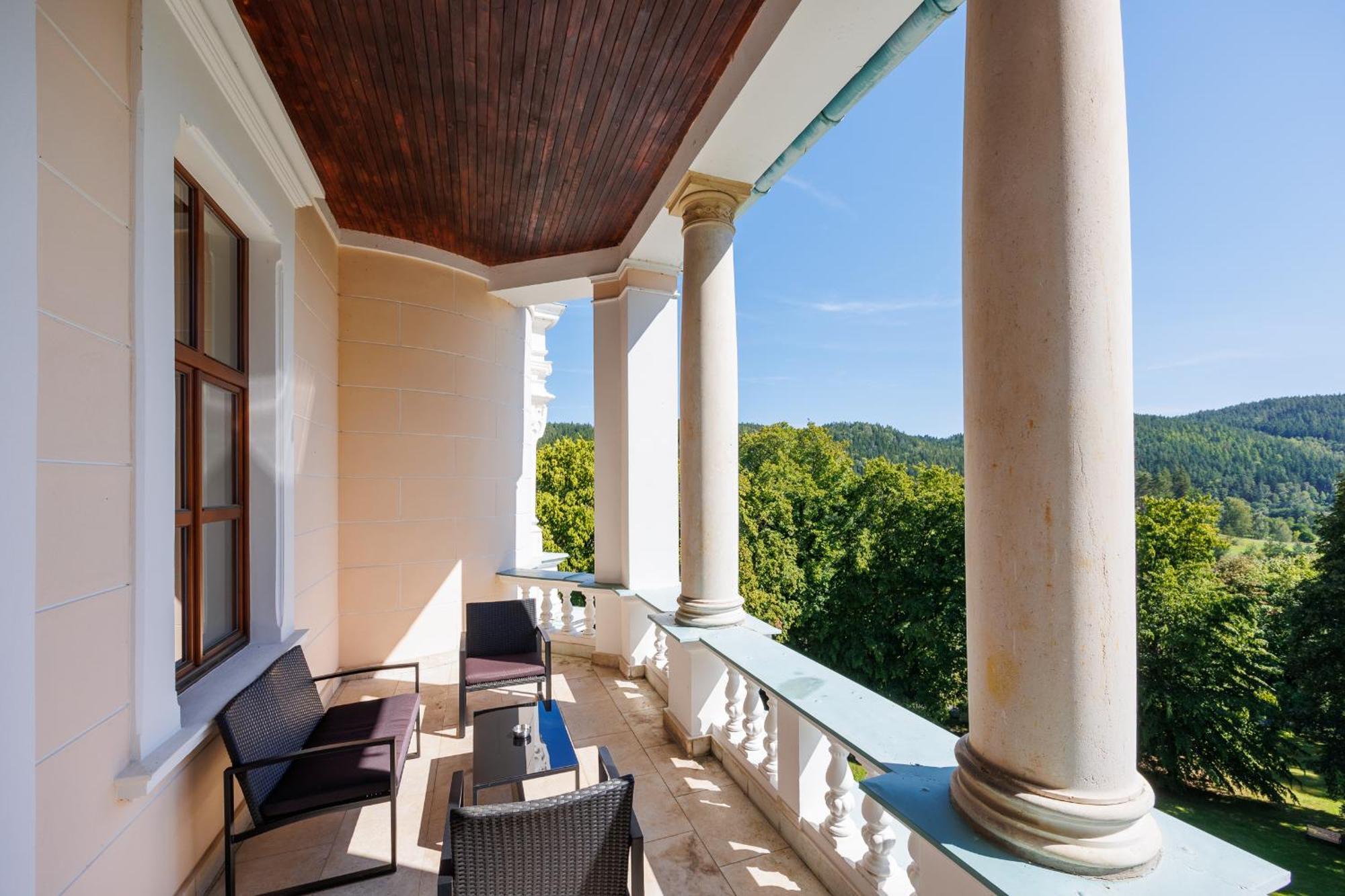 Hotel Chateau Cihelny 카를로비바리 외부 사진
