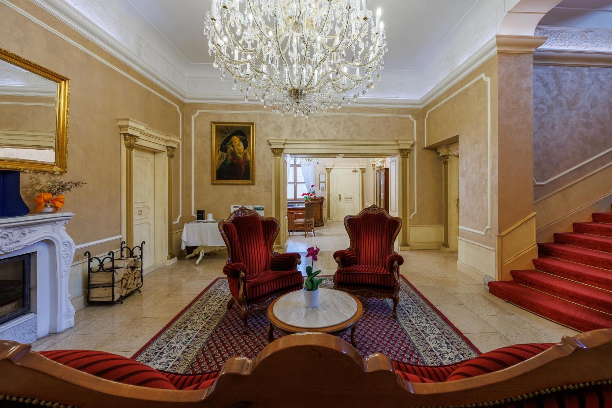 Hotel Chateau Cihelny 카를로비바리 외부 사진