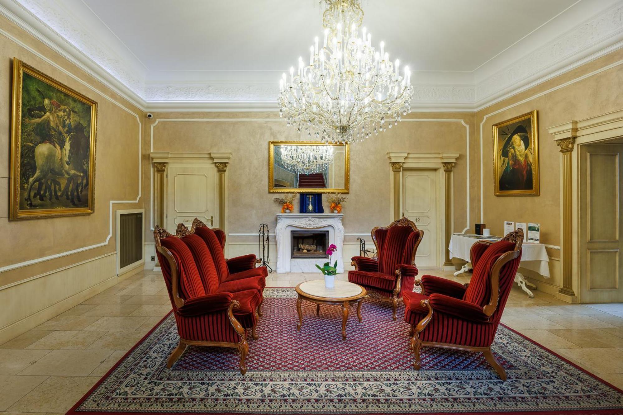 Hotel Chateau Cihelny 카를로비바리 외부 사진