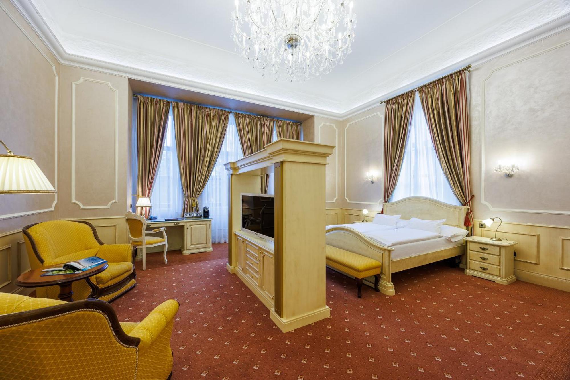 Hotel Chateau Cihelny 카를로비바리 외부 사진