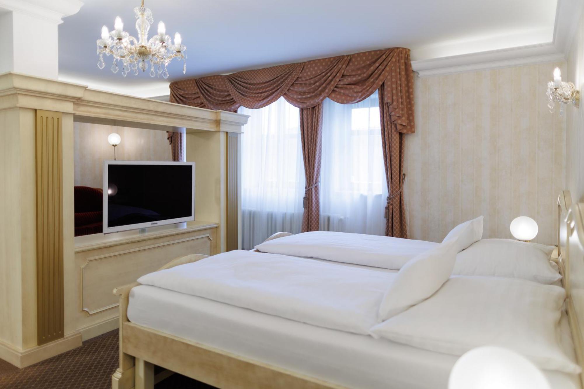 Hotel Chateau Cihelny 카를로비바리 외부 사진