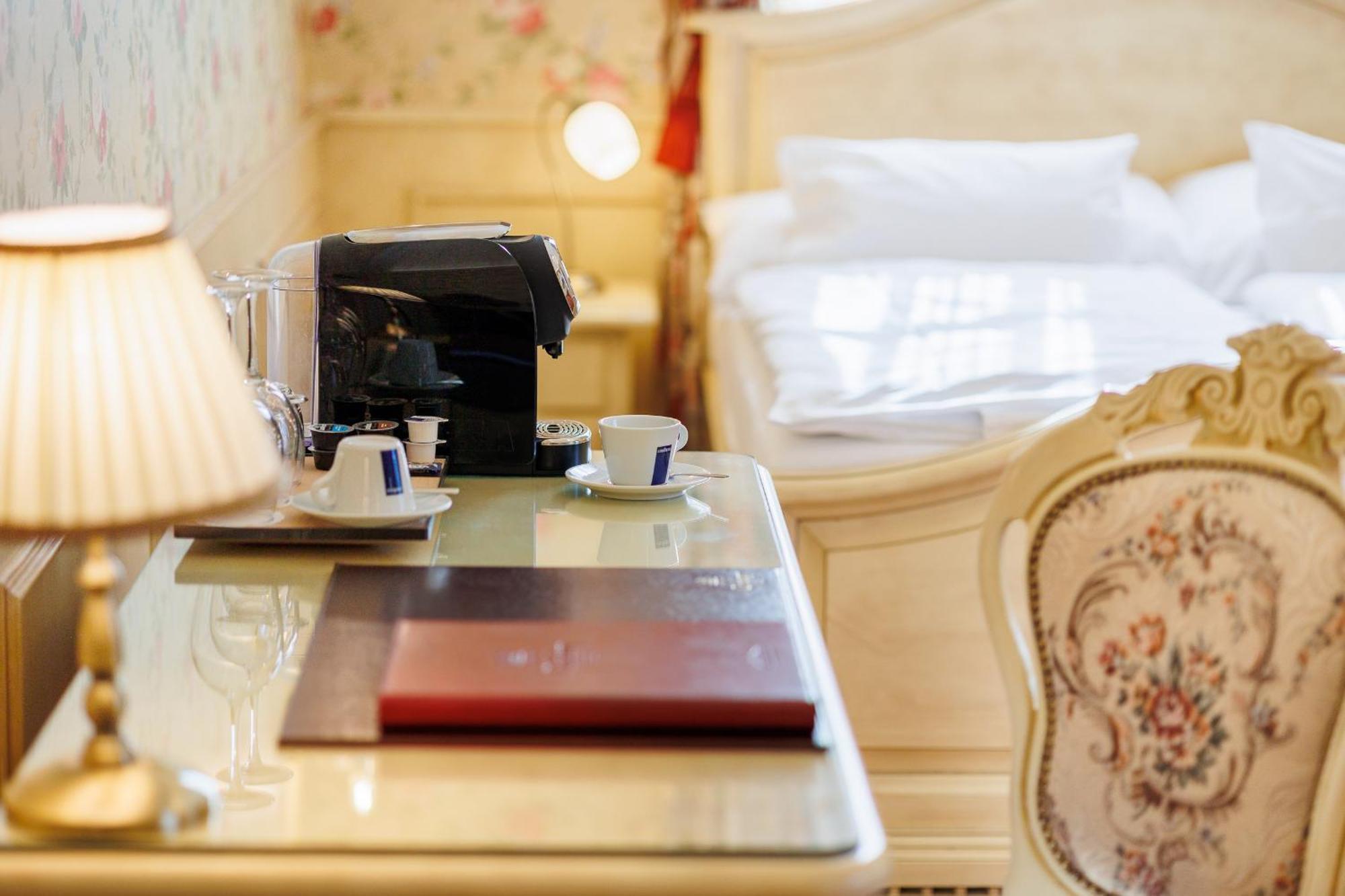 Hotel Chateau Cihelny 카를로비바리 외부 사진