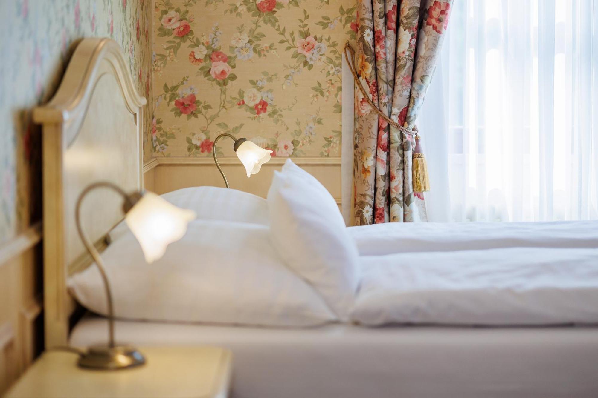 Hotel Chateau Cihelny 카를로비바리 외부 사진