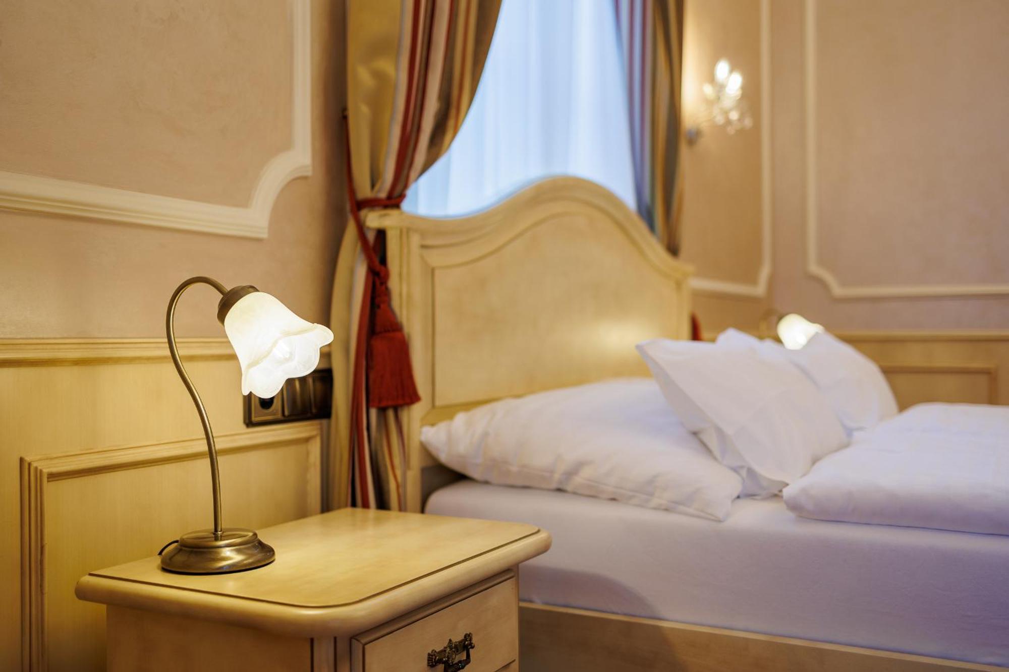 Hotel Chateau Cihelny 카를로비바리 외부 사진