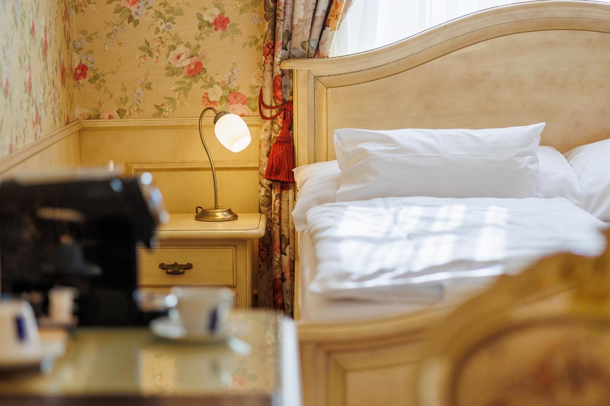 Hotel Chateau Cihelny 카를로비바리 외부 사진