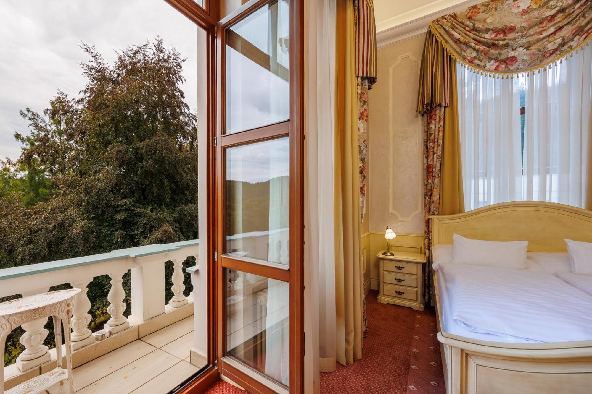 Hotel Chateau Cihelny 카를로비바리 외부 사진